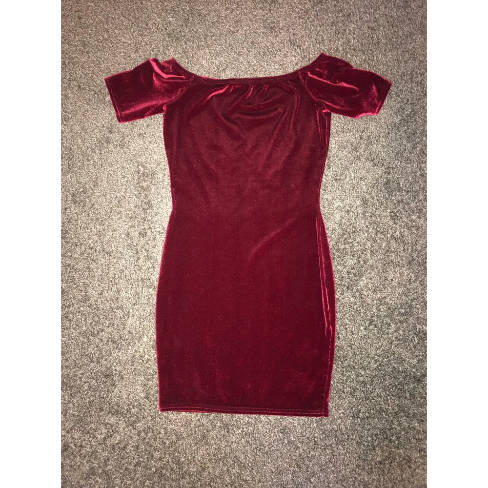 Boohoo Off the Shoulder Velvet Dress
